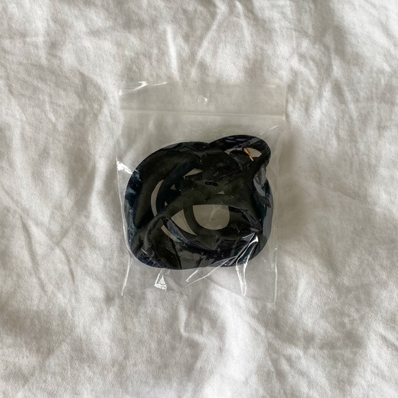 2/$40💜 CLOSET CLEAN OUT: Victoria’s Secret ruffle bandeau bikini top - Picture 4 of 4